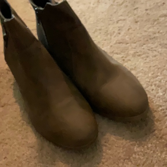 Boot - Picture 3 of 4